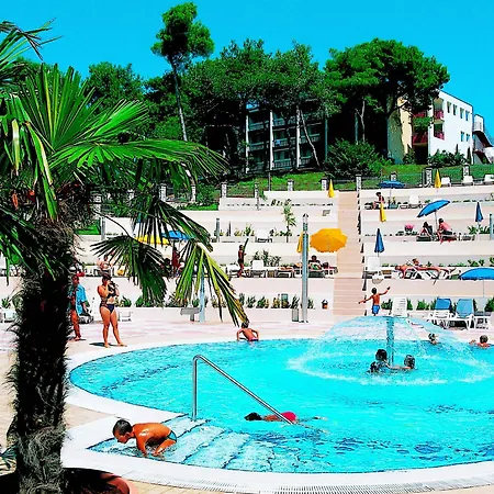 Pineta Hotel 3*