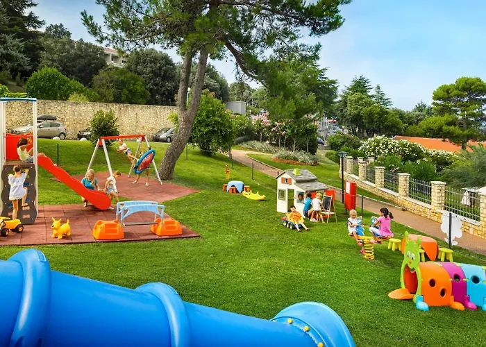 Maistra Select Pineta 브르사르