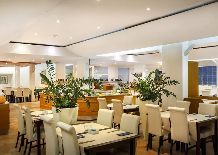 Maistra Select Pineta 호텔